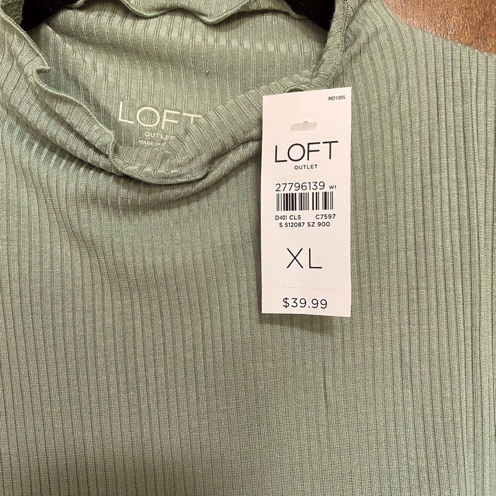Loft Outlet turtleneck tank